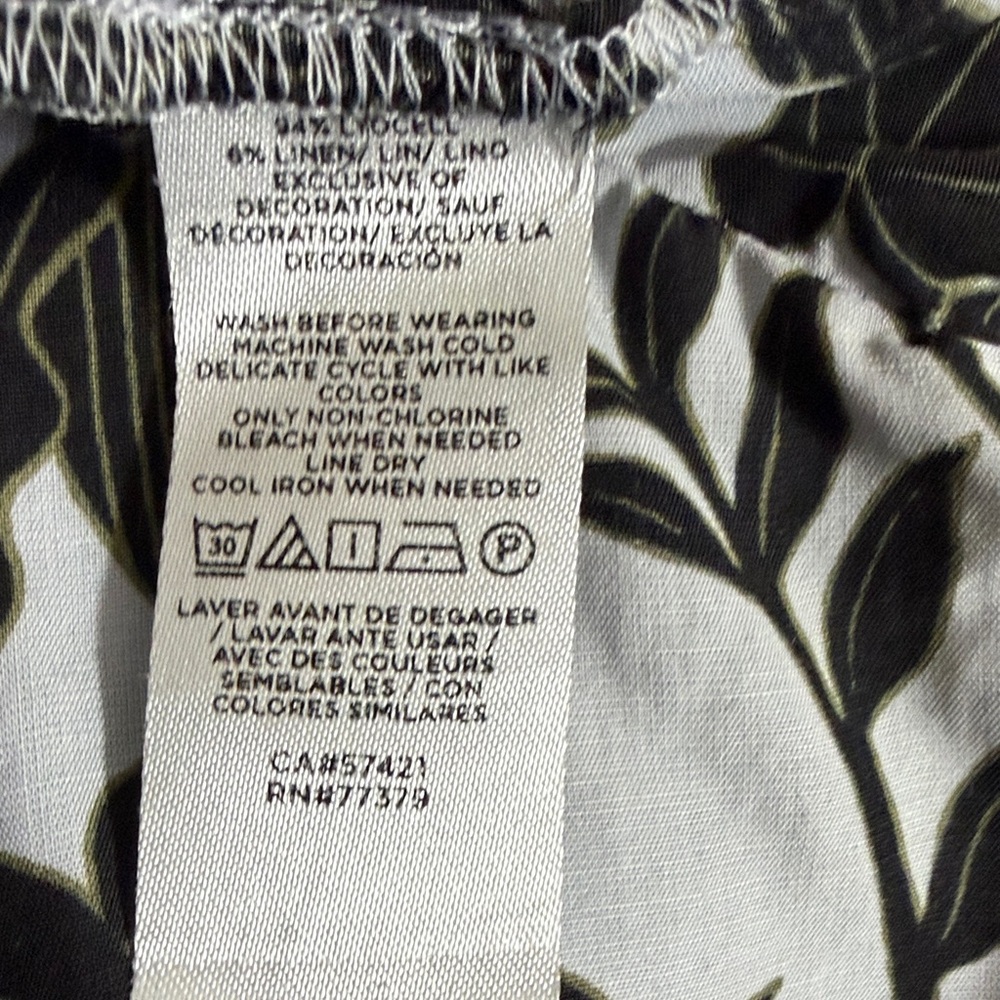 Ann Taylor Black and White Botanical Blouse - Picture 12 of 12